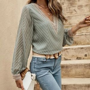 lasi Chevron Textured Guipure Lace Insert Lantern Sleeve Blouse | small